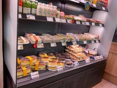 面包甜点陈列柜-巴黎贝甜(泗泾店)