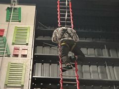 -极限PLAY运动娱乐新世界·团建派对潮玩休闲馆·室内蹦极高空游乐园