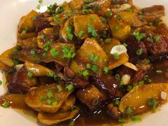 土豆烧肉-闻道食府烙饼卷带鱼(原车耳营店原大觉寺店)