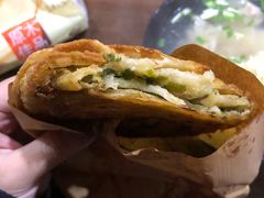 葱油饼-广慈小吃铺沪味佳饭堂