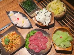 -老牌坊云南鱼豆花火锅(爱建店)