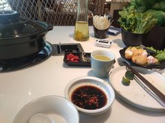 -东椰·海南椰子鸡火锅(朝阳门店)