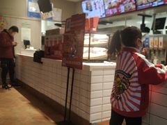 -肯德基(西影路店)