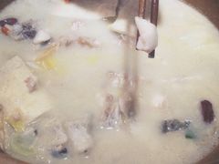 -滇香肴·云南菜蒸汽石锅鱼(云南北路店)