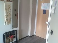 -宜必思酒店(青岛五四广场宁夏路地铁站店)
