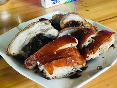 -黄记四更烤乳猪店