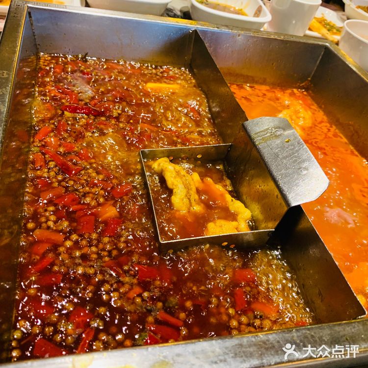神仙美味;成都火锅更辣一些，麻和香味都给辣让步了