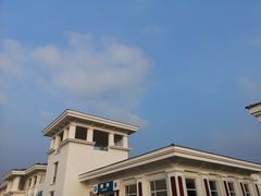 -三河服务区-停车场