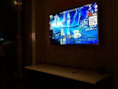 -唛客疯量贩式KTV(金飞达广场店)