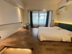 -墨客悦庭酒店(长沙麓谷涉外经济学院店)