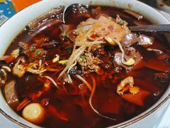 -渝信川菜 · 川味家常菜(财富购物中心店)