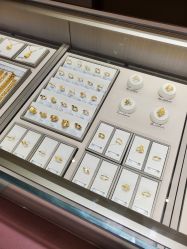 -周大福CHOW TAI FOOK(长寿路189弄购物中心店)