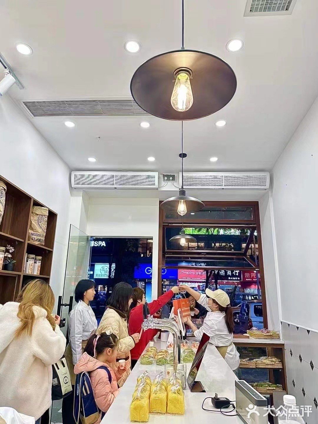 小店今天开始试营业   开业有活动