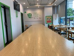 用餐区-老乡鸡(武汉中南梅苑小区地铁站店)