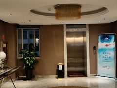 -昆明朗威酒店(昆明站火车站双桥夜市风情街店)