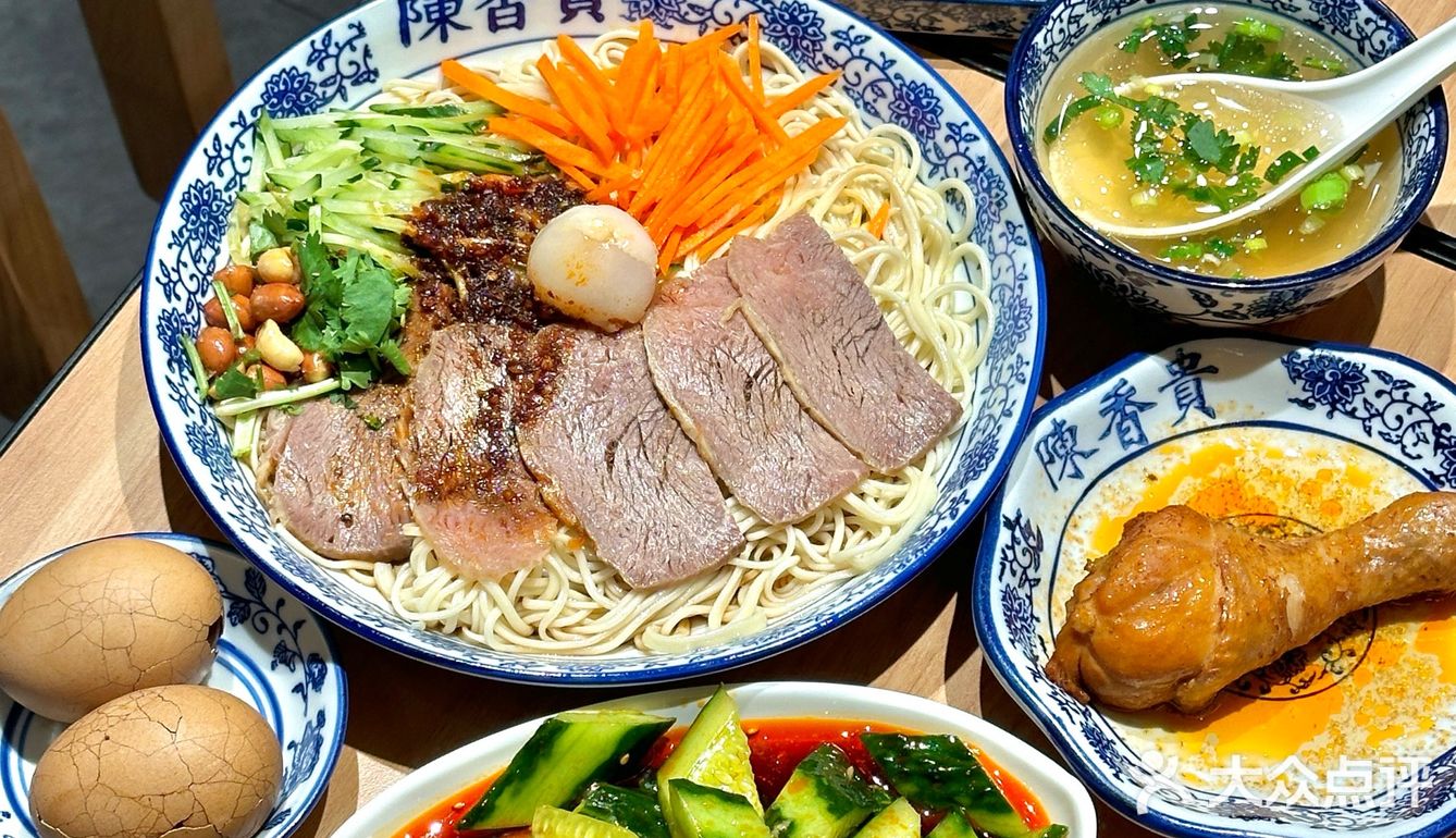 我宣布：陈香贵坠伟大的单品出现了…