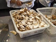 -菌自由丨野生菌火锅特色庭院餐厅(丽江古城店)