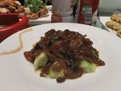 -鞍山大白鲨美食酒店