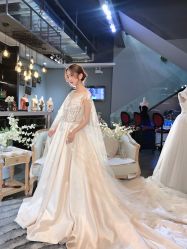 -艾米丽婚纱礼服