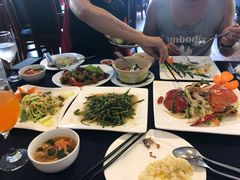 -Neary Khmer Restaurant