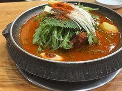 土豆排骨火锅-喇喇排骨火锅·传统韩式脊骨汤(望京西园总店)