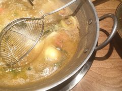 -野山舂·贵州现舂酸汤火锅(鸿通城店)