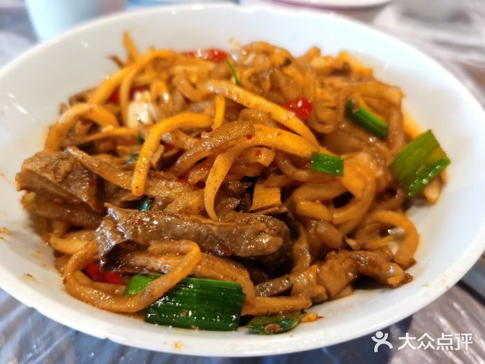 壹盏灯(惠农店)酸萝卜炒肚丝图片