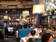 -领鲜活海鲜榴莲自助火锅(东门店)