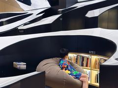 -涨巢·潮玩水疗局