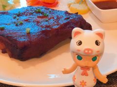 香烤猪肋排配温热小土豆及烧烤酱-WOLFGANG PUCK KITCHEN & BAR(迪士尼小镇店)