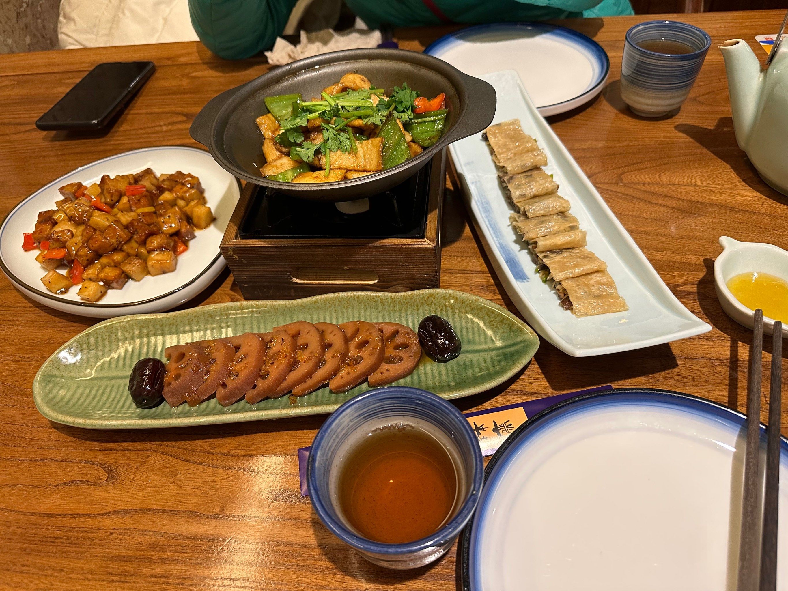 雍和宫边上的素食中餐厅,「五道营胡同」