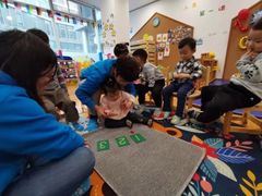 -抱抱熊托育中心(大悦城店)