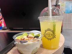 -钟书阁(群光广场店)