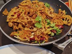 -川流不息·地道川菜·小龙虾(松东路店)