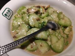 鲜丝瓜焖鲍鱼仔-费大厨辣椒炒肉(黄兴中心广场店)