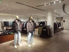 -URBAN REVIVO(高德置地广场·春广场店)