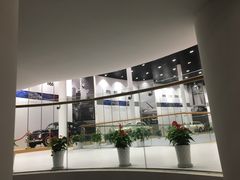 -杭州中沃沃尔沃4S店(滨江区店)
