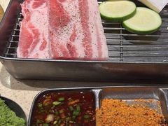 -蚂蚁洞·烤肉大营地(上海静安大悦城店)