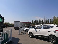 -辽河服务区-停车场