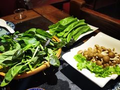 -大匠工房古船木艺术餐厅·猪肚鸡专门店(长白仙岛店)