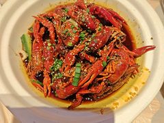 -肥肥虾庄·金牌油焖大虾(汉街SKP店)