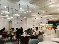 大堂-奈雪的茶(湖滨银泰in77C区PRO店)