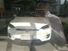-TESLA 特斯拉(上海太古汇体验店)