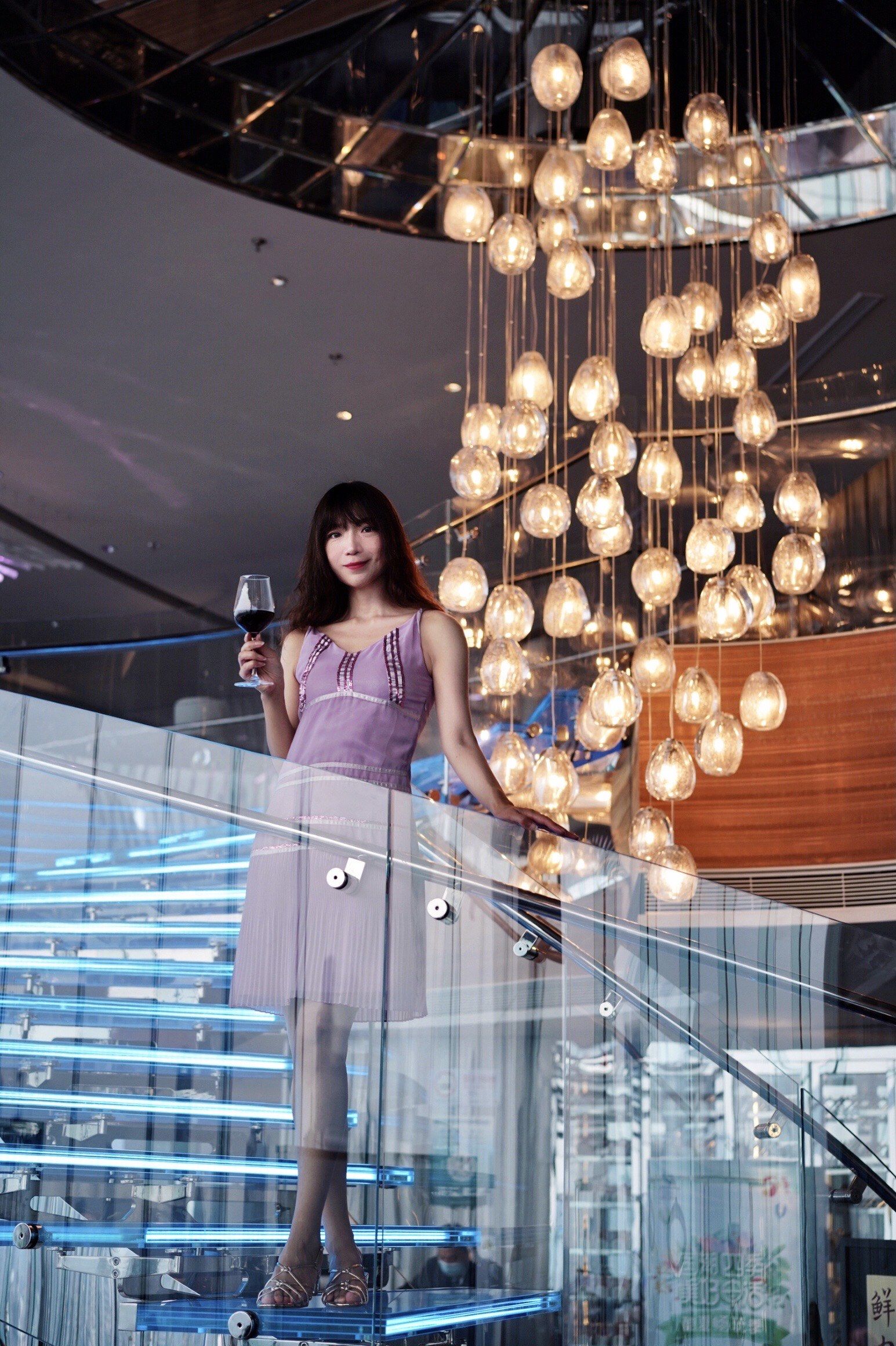 魔都高空旋转餐厅94360度领略迷人云端景观