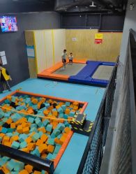 -蹦贝运动中心·蹦床·攀岩·闯关(龙岗店)