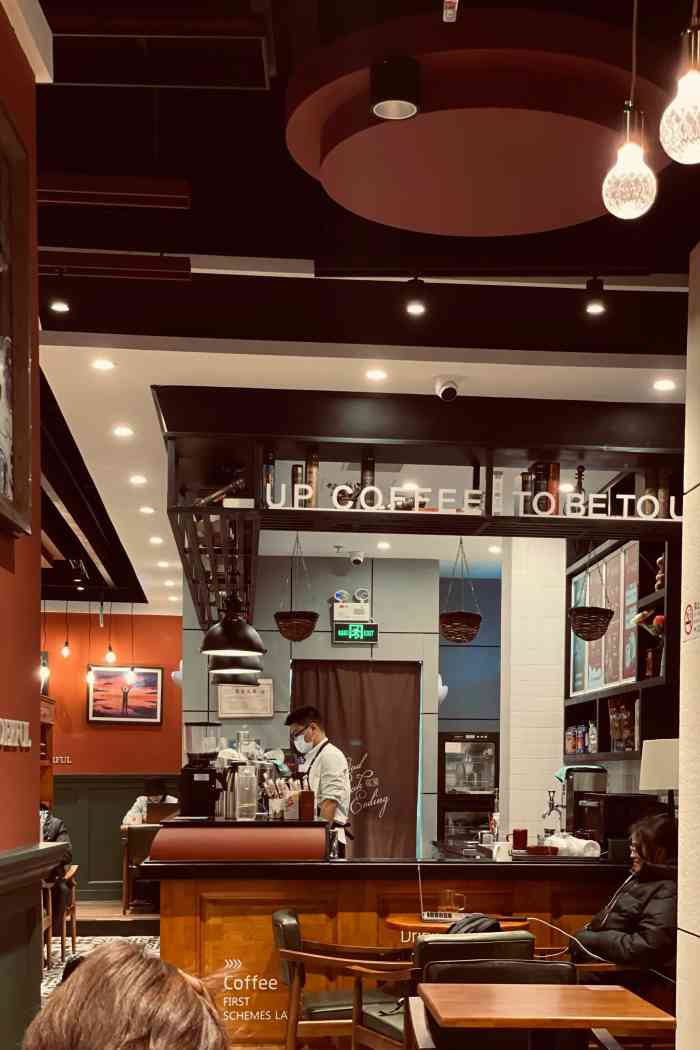 小朋友是真的特别喜欢看书每次看到书店都挪不开脚一