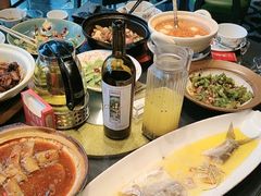 -江宴渔村·鱼鲜土菜(紫荆广场店)