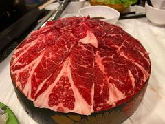 安格斯牛肉-鲜入围煮花胶鸡海鲜火锅