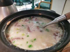 牛肉菌菇粥-潮粥荟·潮汕砂锅粥(朝阳大悦城店)