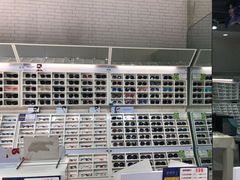 -诺柯视眼镜-蔡司依视路官方工厂店(淞南一店)